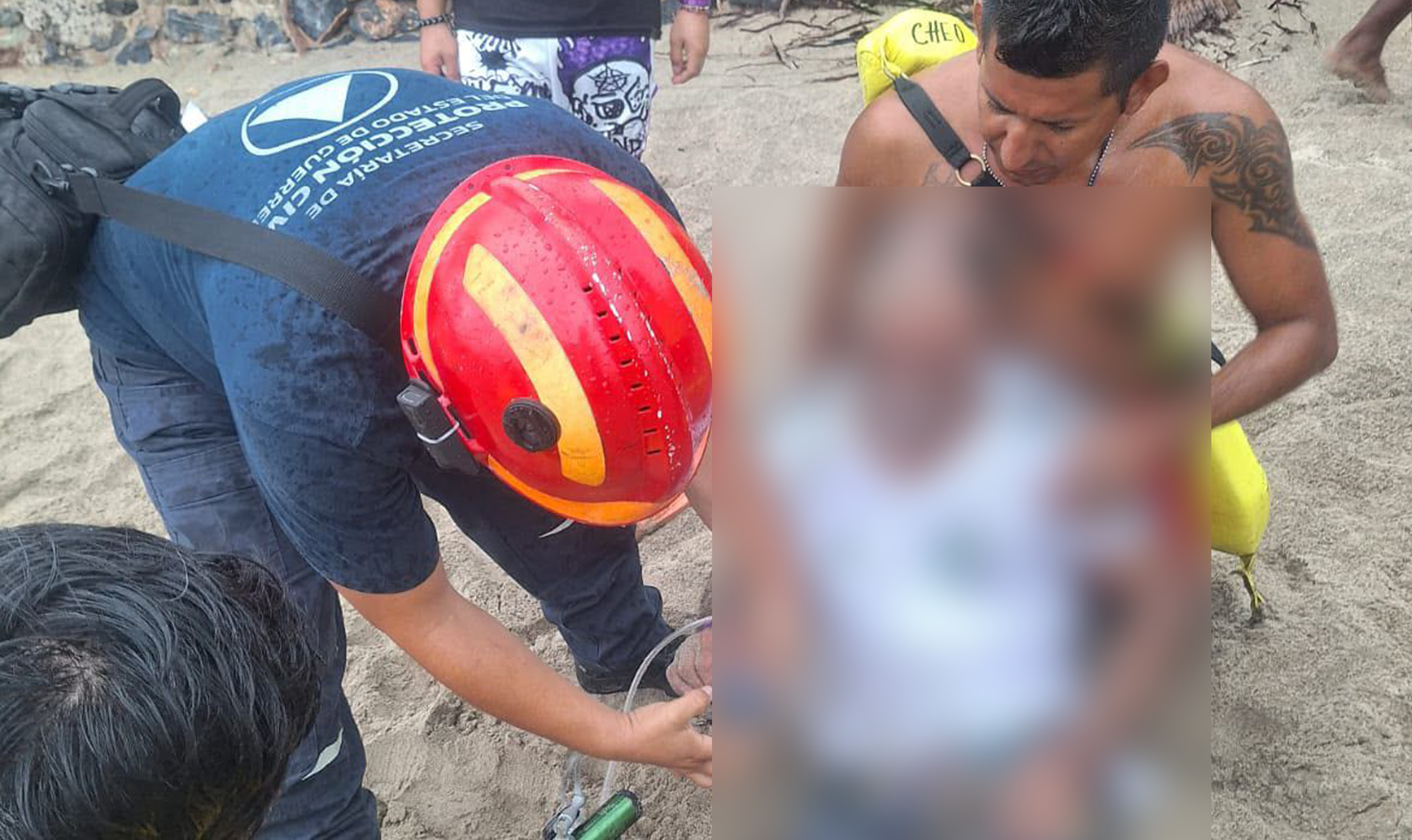 Turista resulta lesionado tras caer de un paracaídas en Playa El Palmar