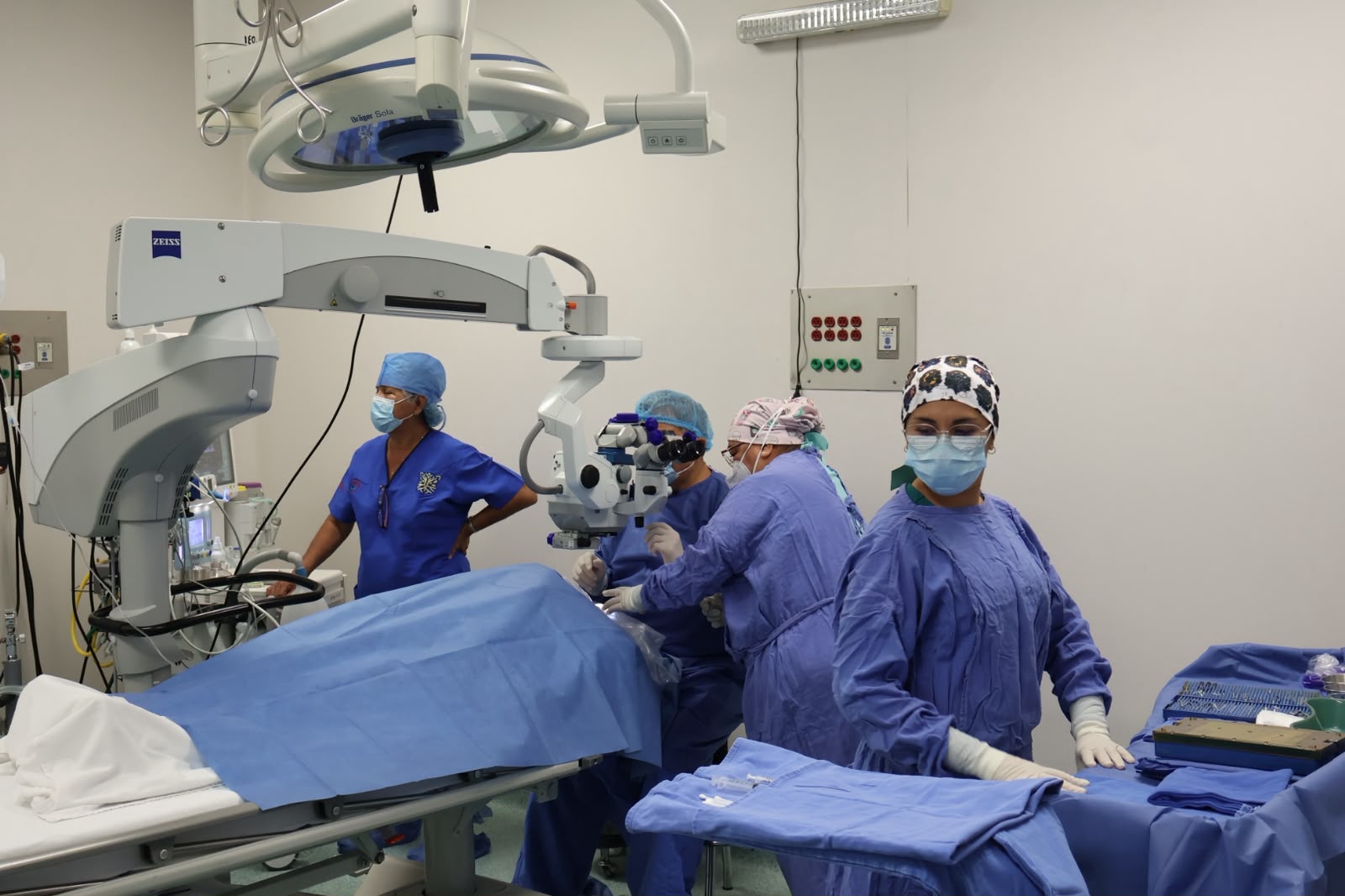 Con exitoso trasplante de córnea, el Instituto Estatal de Oftalmología reactiva su programa institucional de trasplantes
