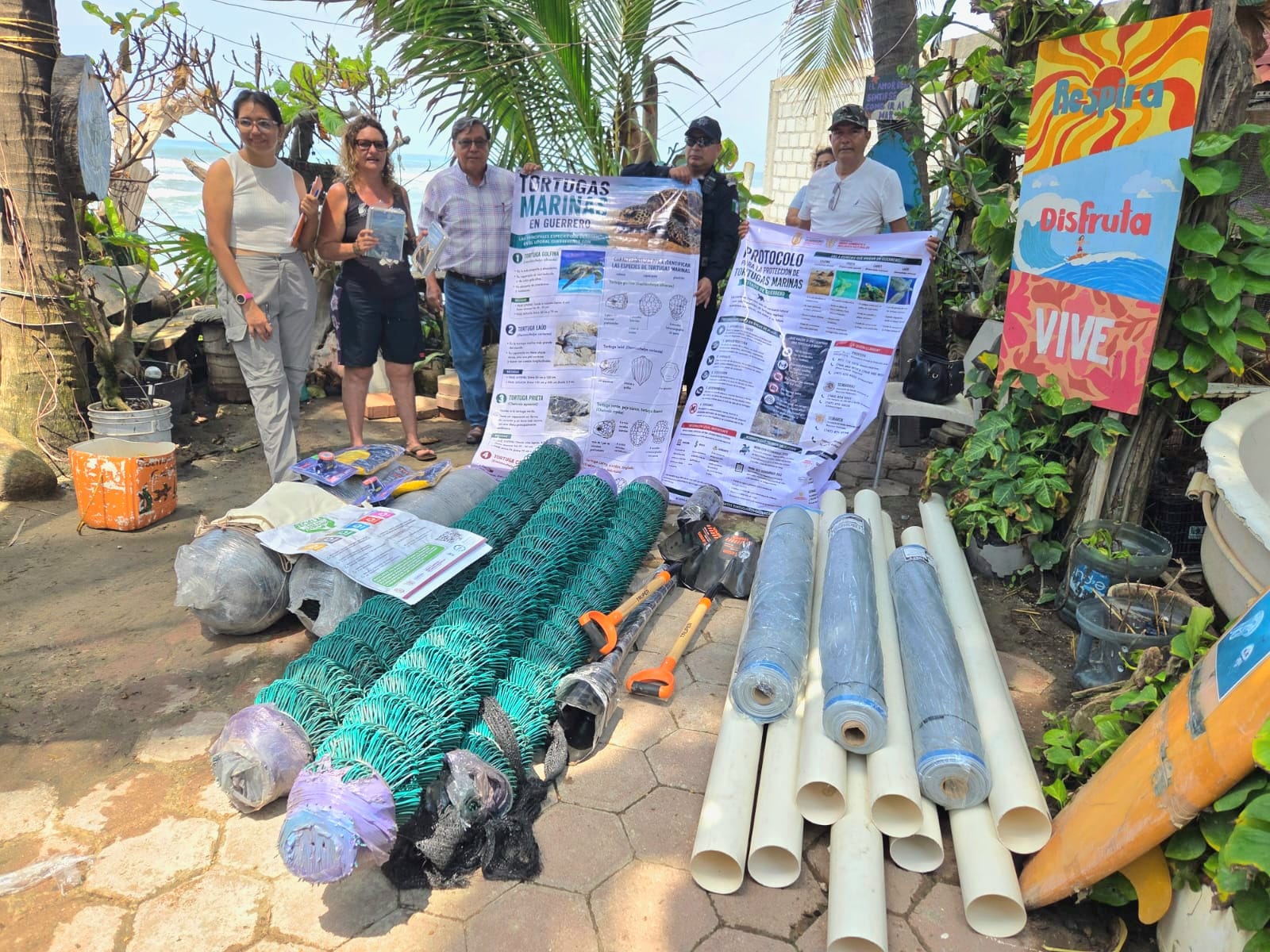 La SEMAREN fortalece la conservación de la tortuga marina con entrega de material y equipo a campamentos tortugueros