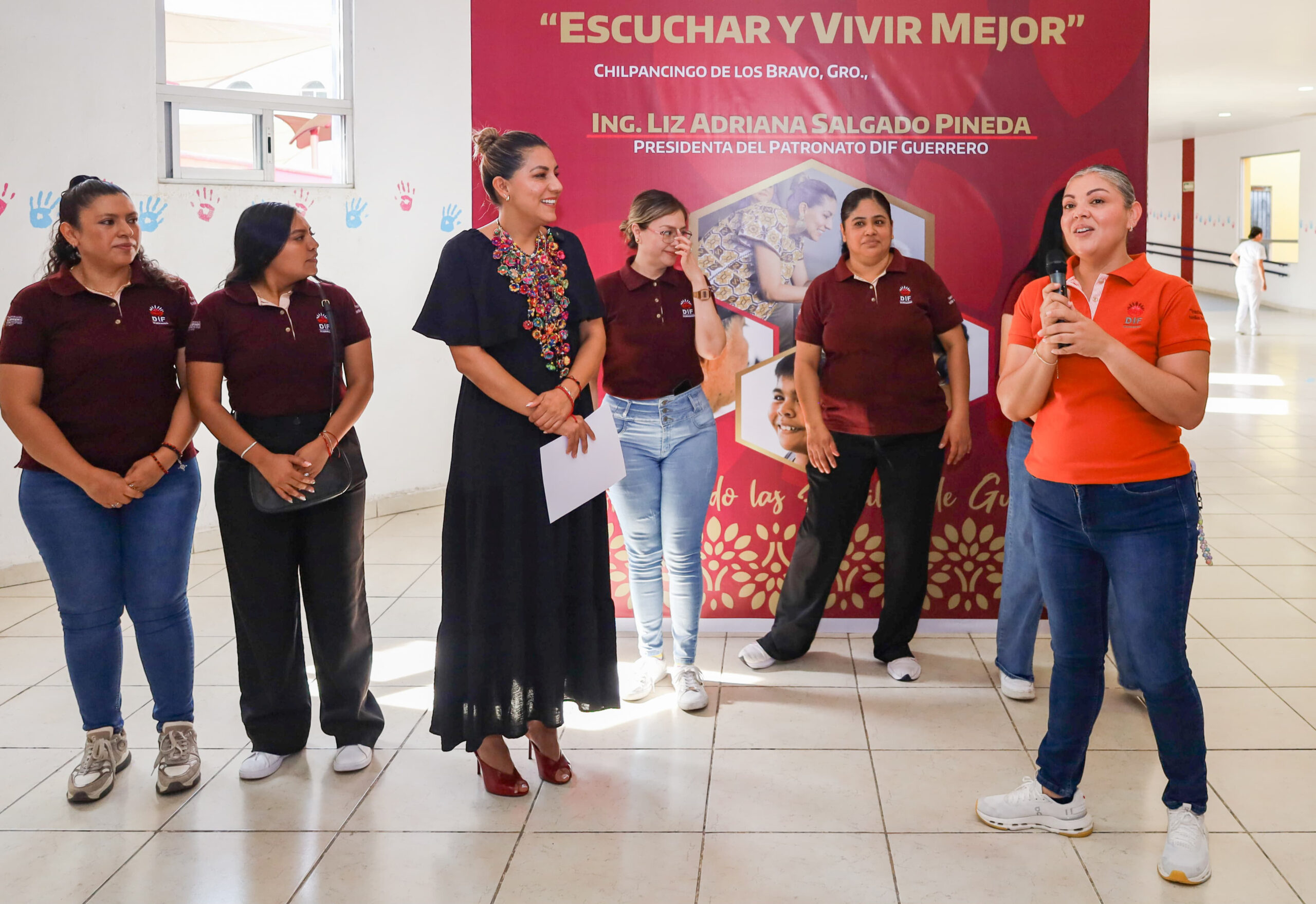 DIF Guerrero beneficia con aparatos auditivos a personas de las regiones Centro y Montaña