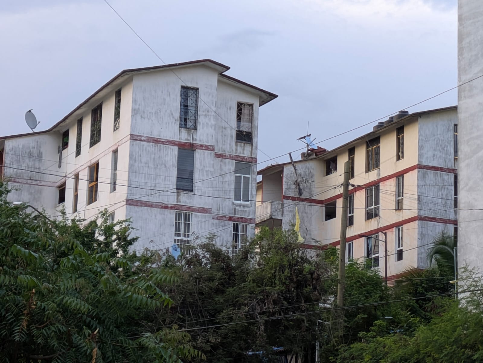 Gobierno de Zihuatanejo gestiona dictámenes por riesgo estructural en El Infonavit El Hujal