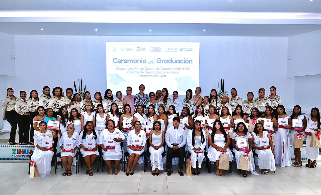 Lizette Tapia Castro encabezó la clausura del ciclo 2025-2026 de los Centros de Desarrollo Comunitario