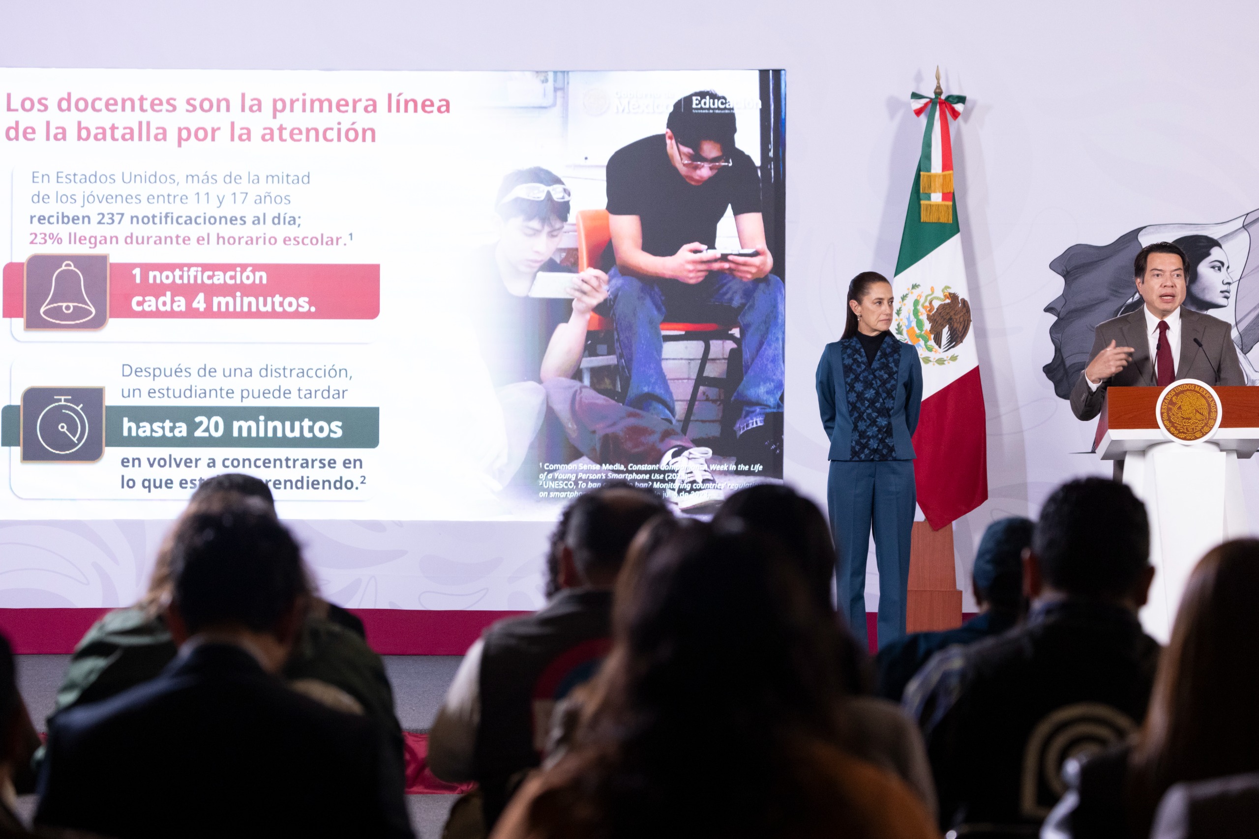 Continúa discusión sobre la regulación de plataformas digitales y redes sociales para que niñas, niños y adolescentes conozcan el impacto de su uso excesivo: presidenta Claudia Sheinbaum