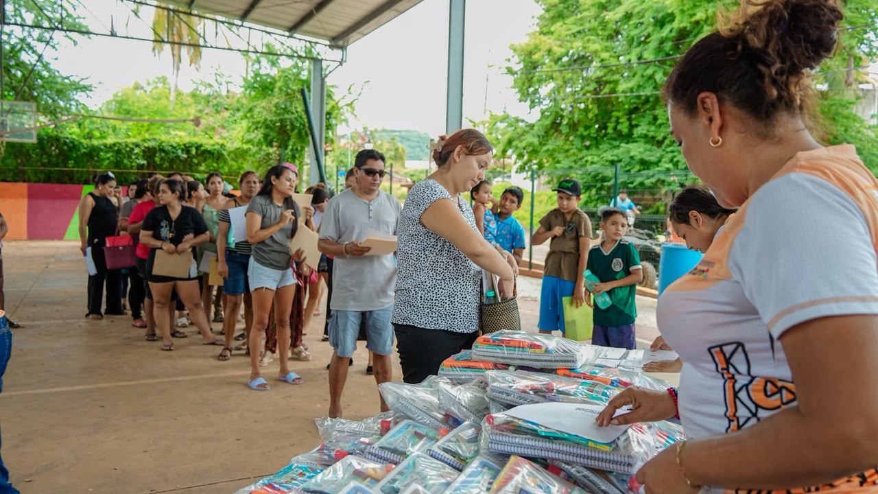 Bazar Escolar llega a las localidades del municipio