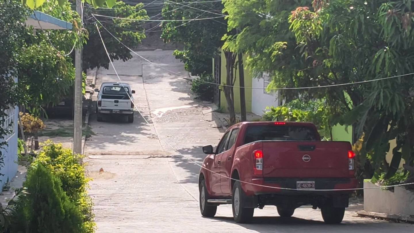 Cableado a baja altura pone en riesgo a peatones y automovilistas en Atoyac