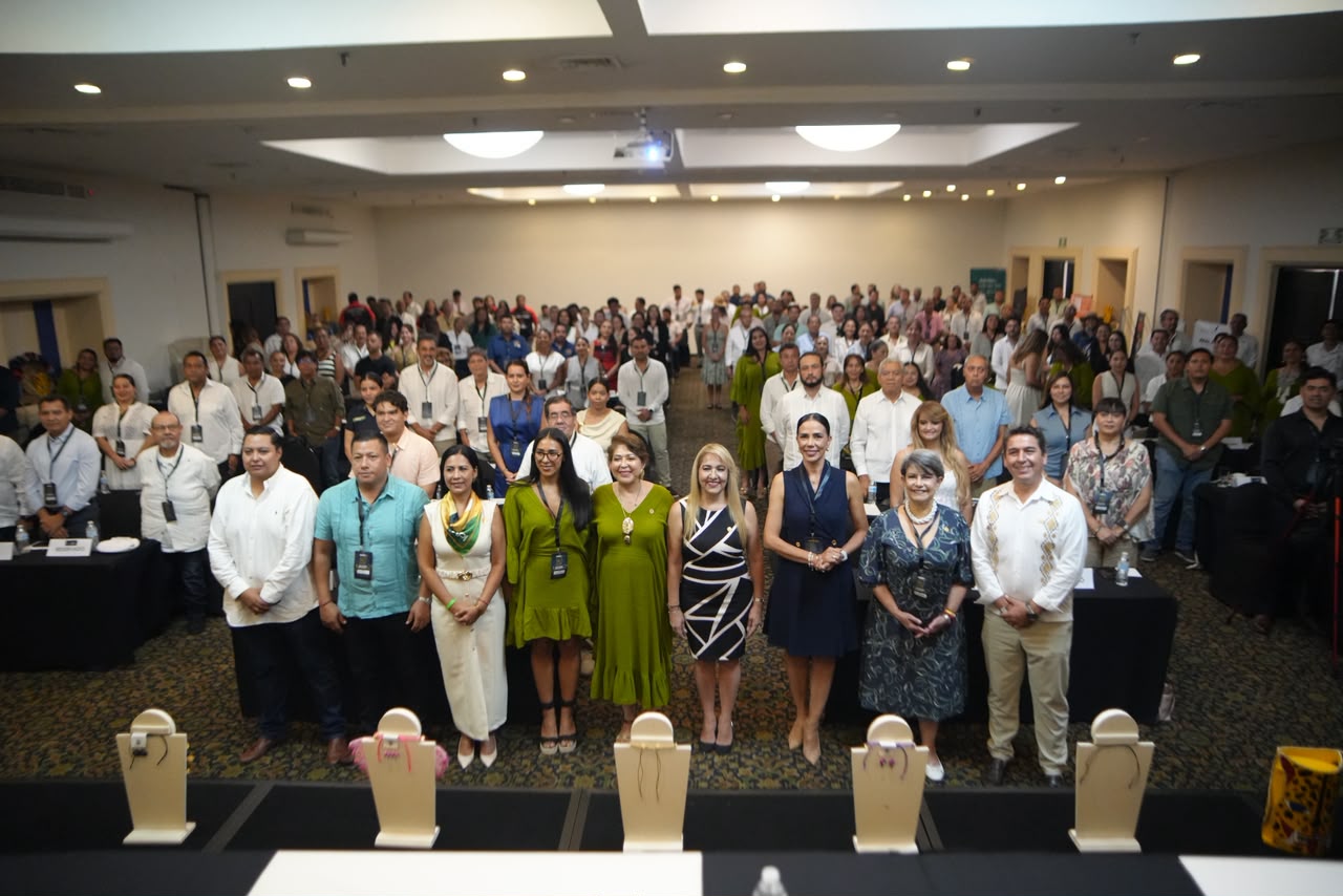Asiste la presidenta Lizette Tapia Castro al primer Foro Regional de la AMPI, con la participación de las delegaciones de Acapulco, Chilpancingo y Zihuatanejo