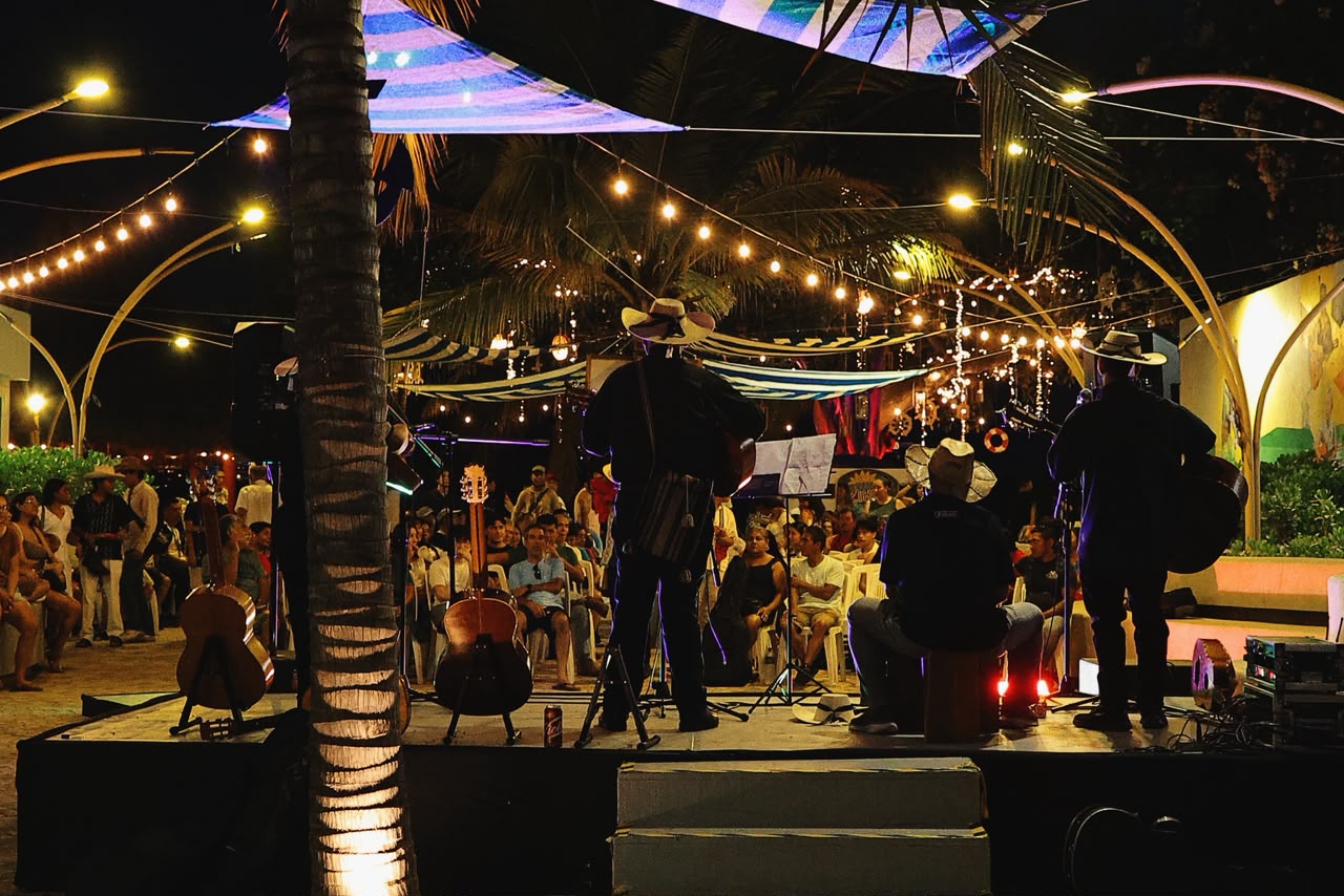 Gobierno Municipal continúa con las tardes musicales en la Plaza del Artista