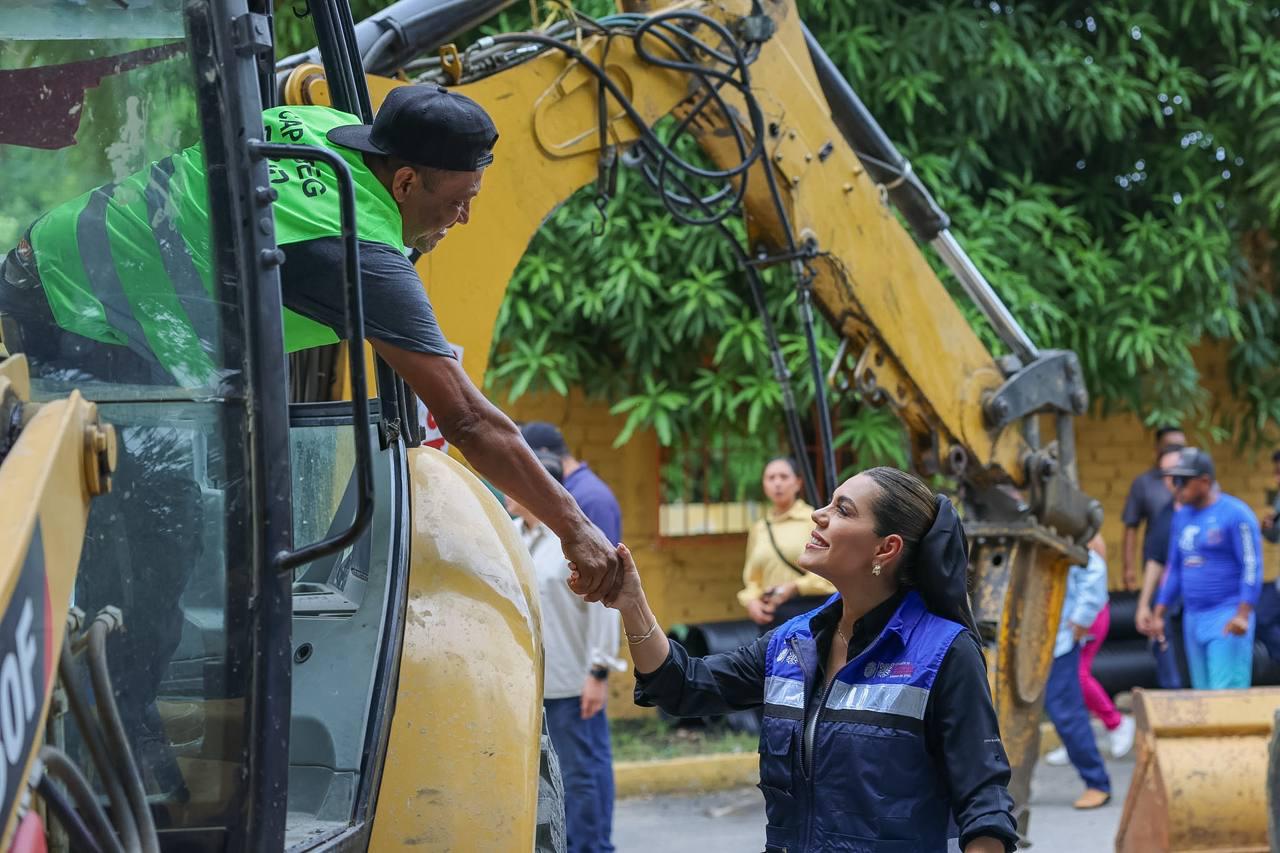 Evelyn Salgado da banderazo a la primera etapa del Sistema Sanitario de Puerto Marqués, en Acapulco