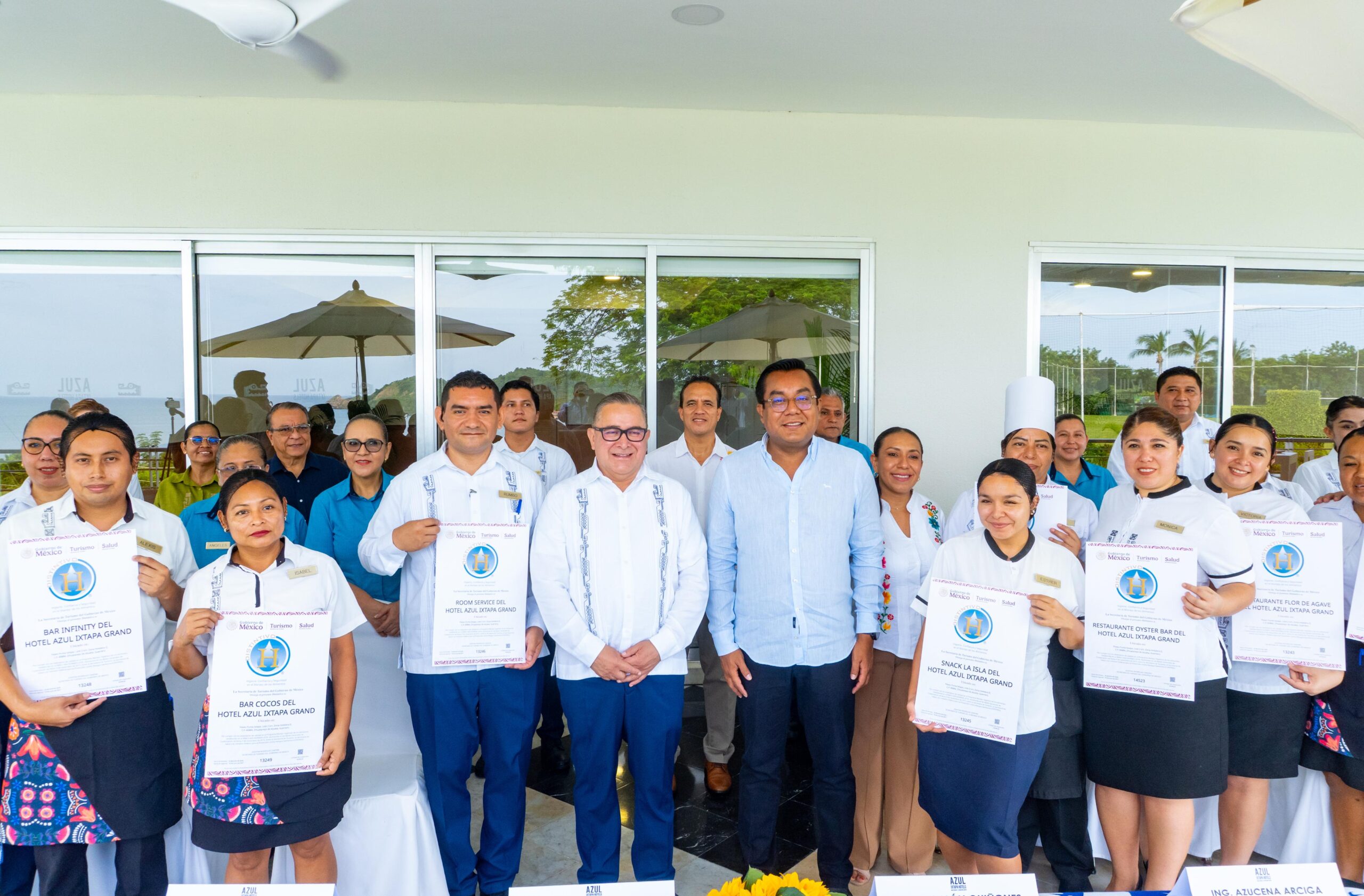 Sectur Guerrero entrega Distintivos H y México Anfitrión a hoteles Azul Ixtapa por su excelencia turística y correcto manejo higiénico de los alimentos