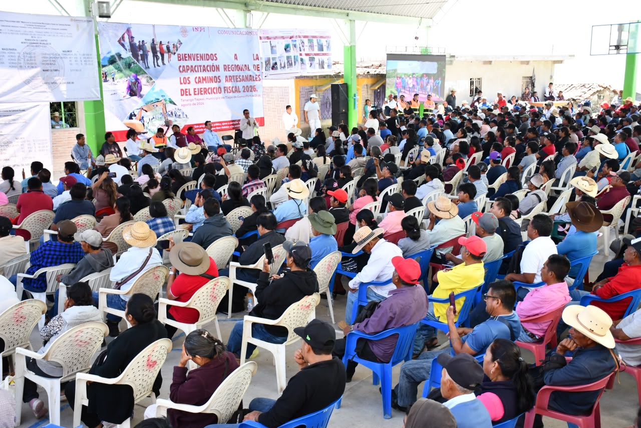 Capacitan a más de 600 autoridades comunitarias para fortalecer la construcción de 128 caminos artesanales en Guerrero