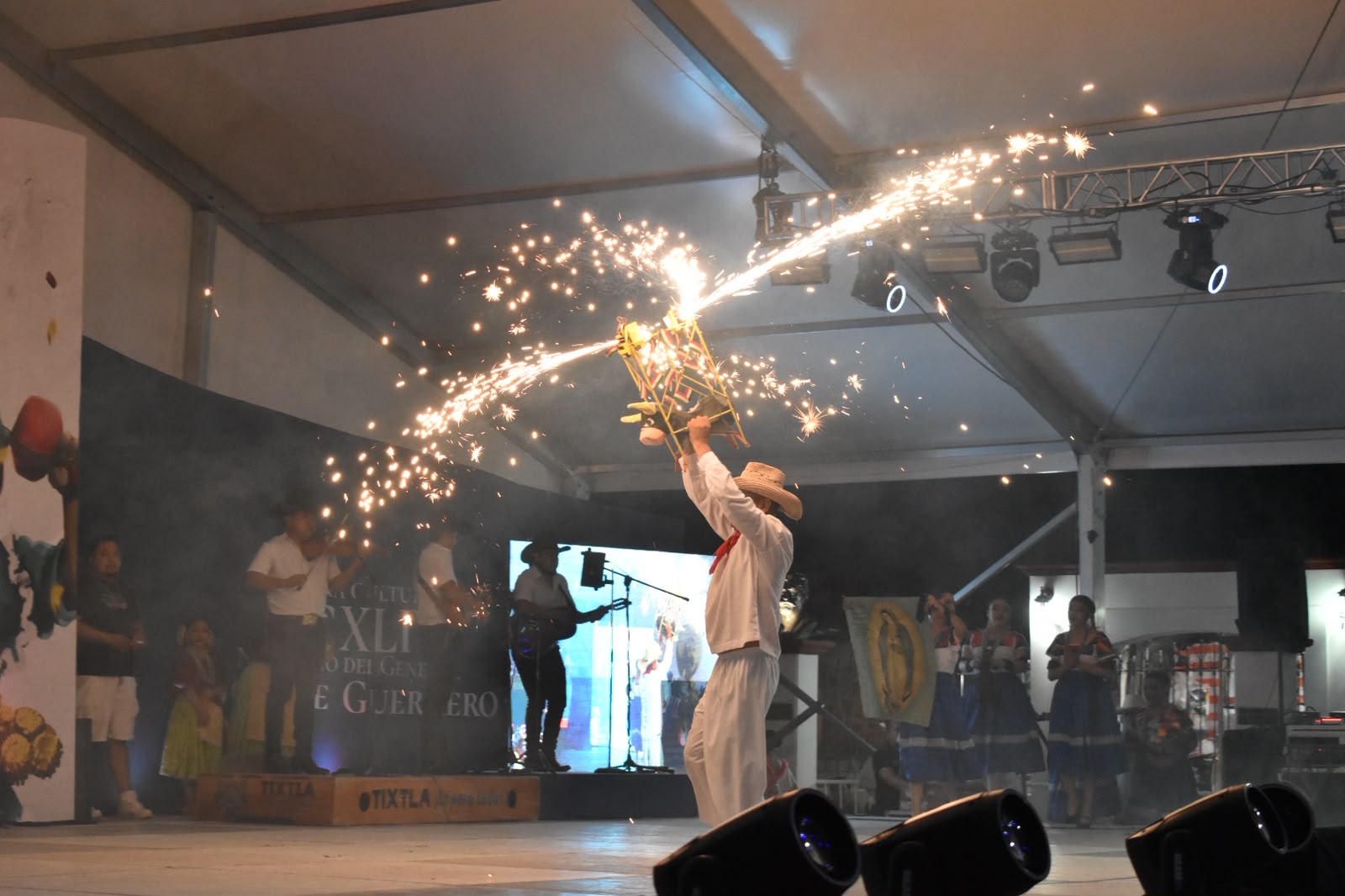 Música, danza y tradición se viven en Tixtla en la Semana Cultural por el natalicio de Vicente Guerrero