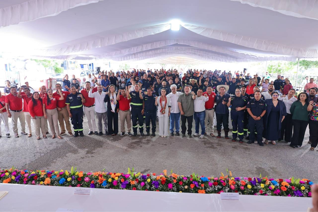El mejor gobierno que hemos tenido es el de Evelyn Salgado, reconocen bomberos de la SGIRPCGRO