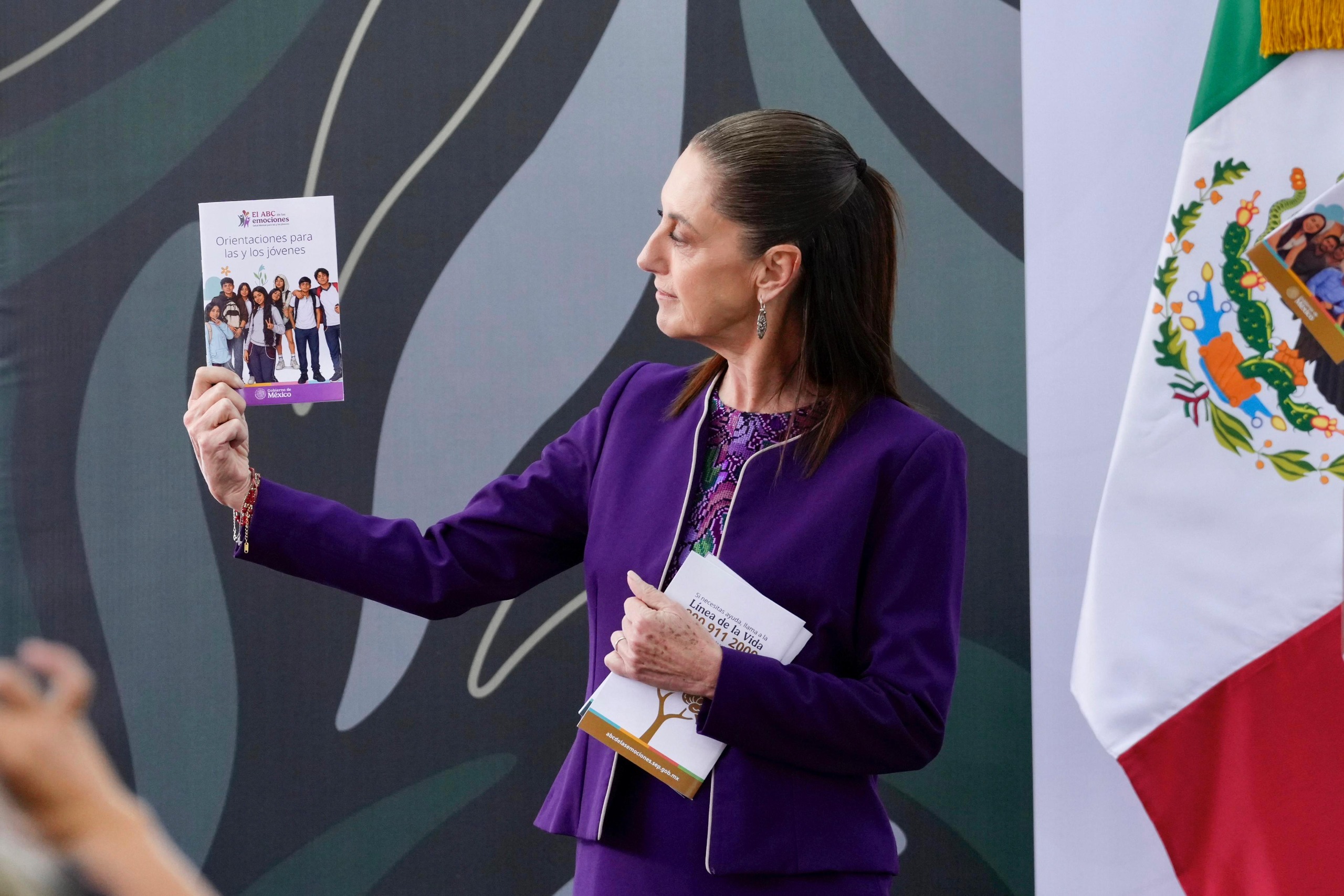 Presidenta Claudia Sheinbaum encabeza arranque de la Estrategia Nacional de Atención a la Salud Mental para las y los Jóvenes: El ABC de las emociones en el inicio del ciclo escolar 2026-2027