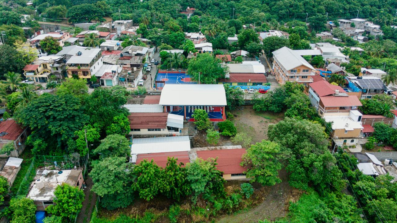 Gobierno de Zihuatanejo fortalece las condiciones para el aprendizaje con nueva cancha techada en Las Mesas