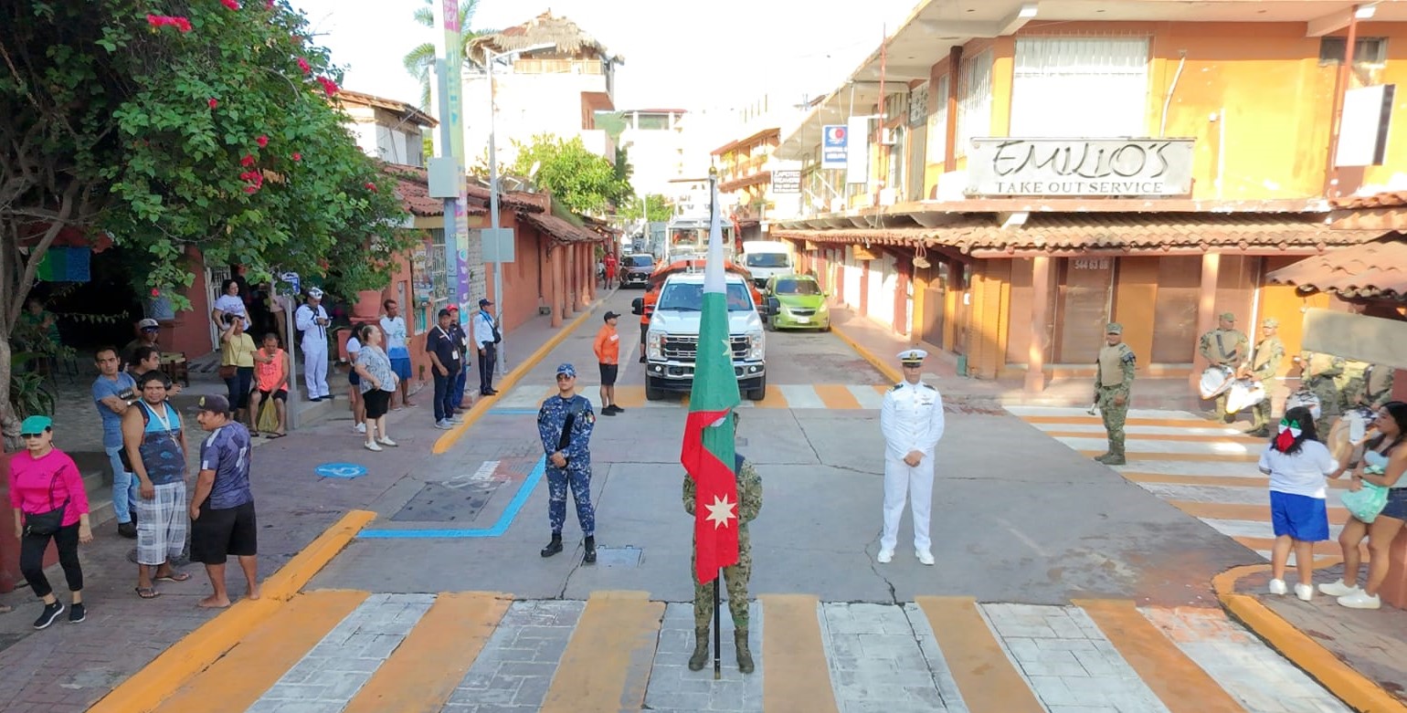 La Secretaría de Marina participa en el Desfile CívicoMilitar con motivo del CCXVI Aniversario de la Independencia de México en Zihuatanejo