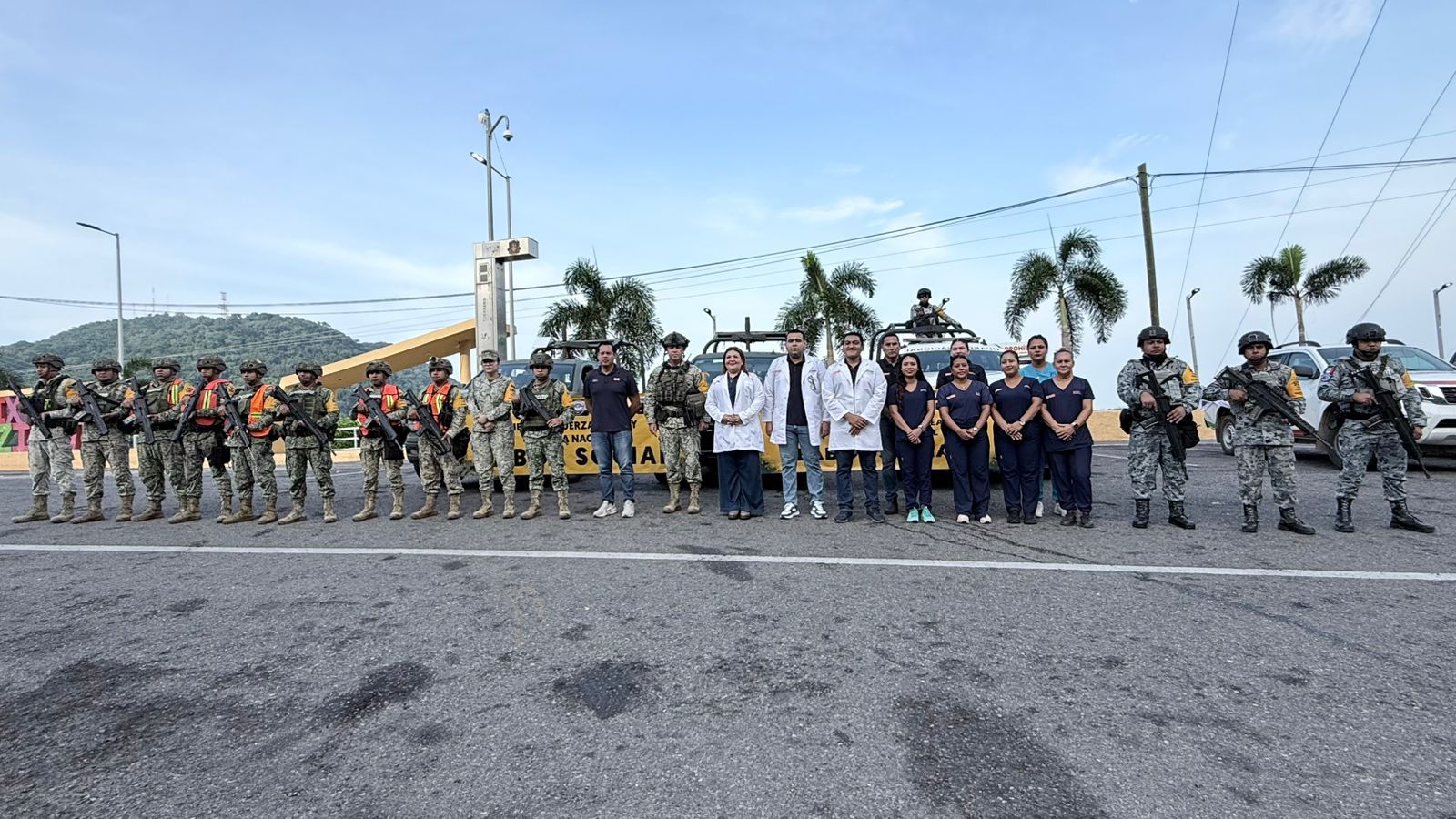 Fuerzas de seguridad federal llevan Labor Social a comunidades de Zihuatanejo