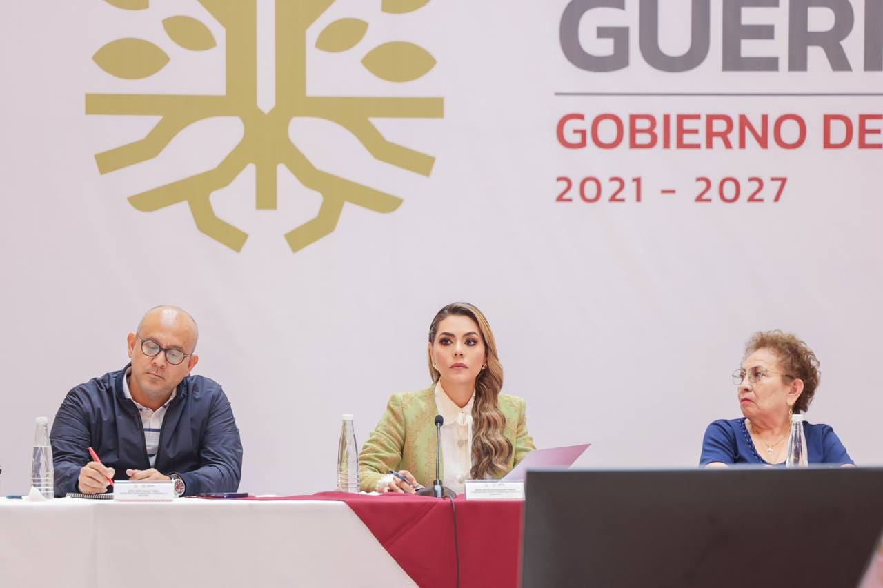 Evelyn Salgado evalúa resultados de gobierno con su gabinete 