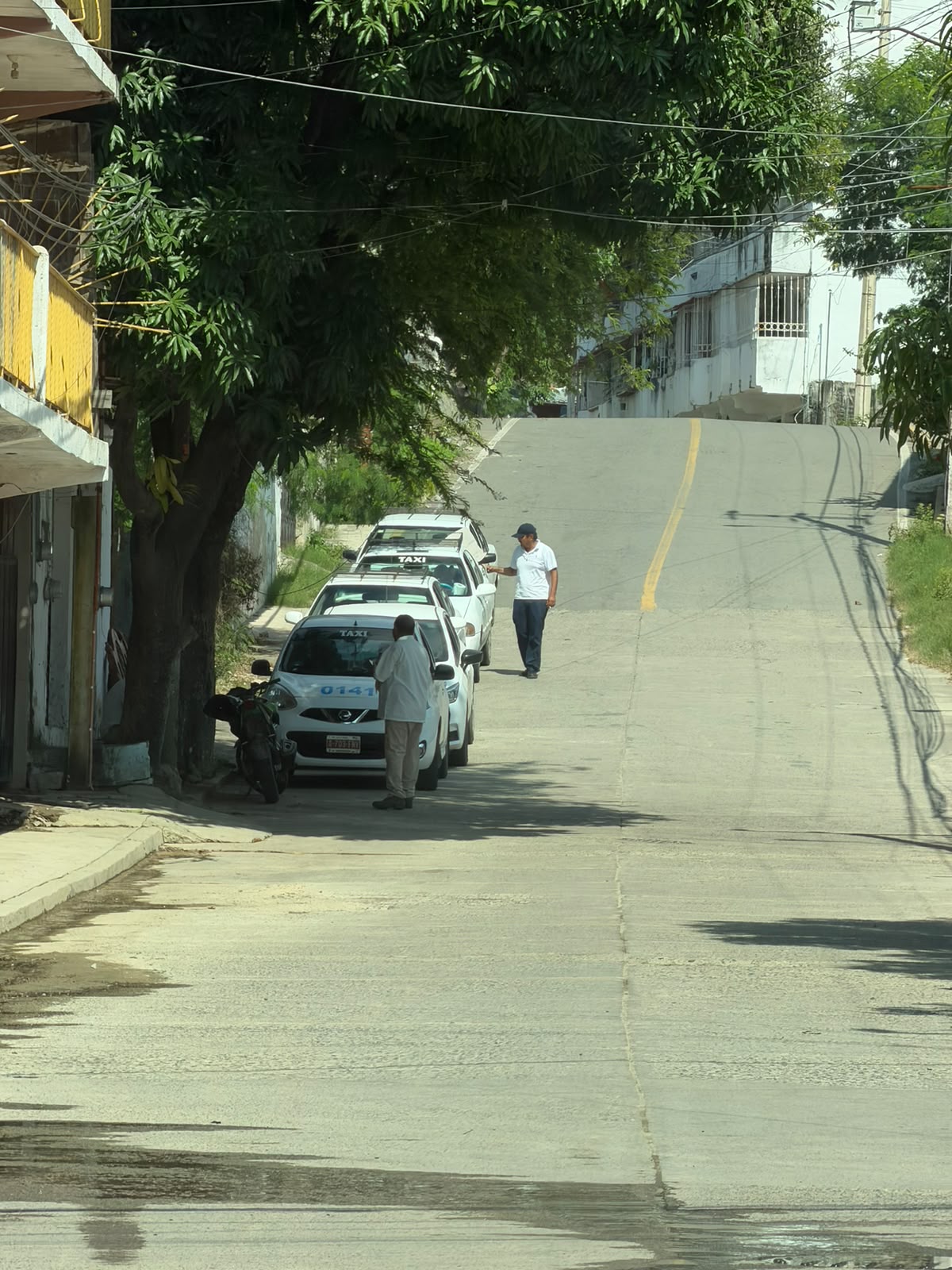 Habitantes denuncian sitios de taxis irregulares sin control en colonias de Zihuatanejo