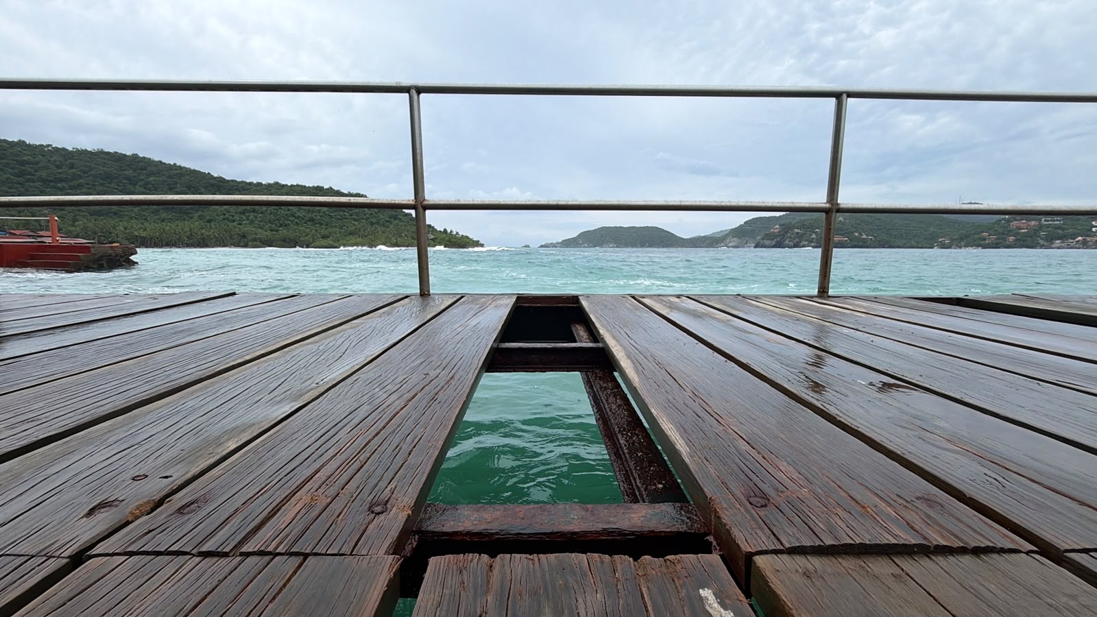 Muelles turísticos, vulnerables ante mar de fondo y tormentas