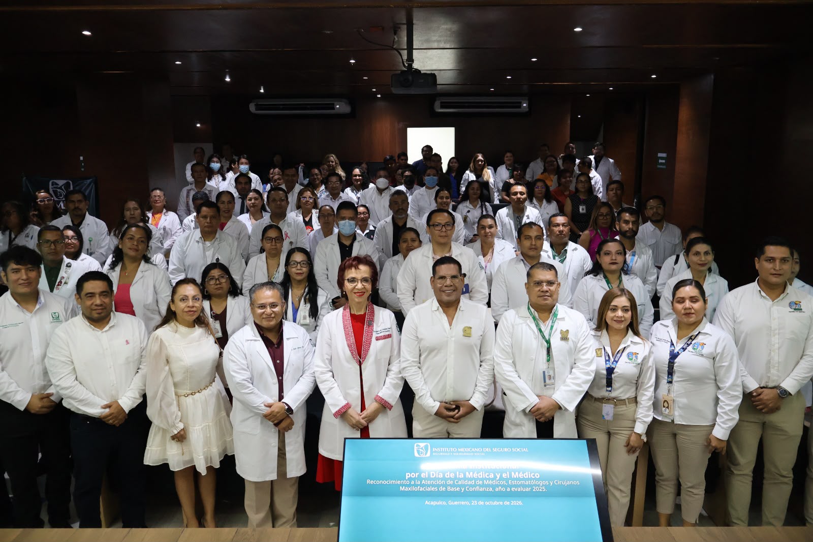 Galardona IMSS Guerrero a personal médico por su calidad en la atención