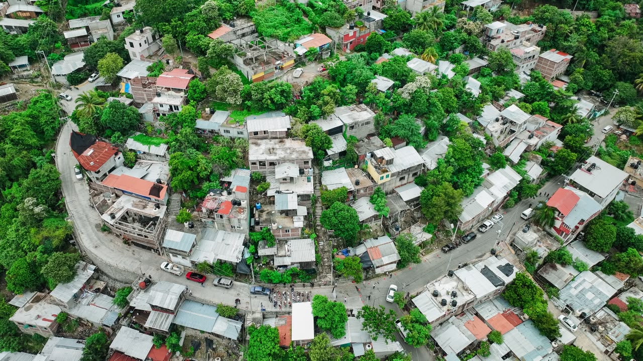 Gobierno de Zihuatanejo arranca construcción del andador Grosella
