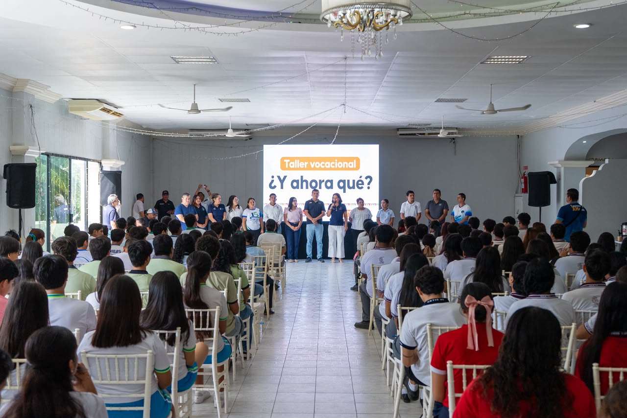 Gobierno de Lizette Tapia Castro apoya a estudiantes en materia de orientación vocacional