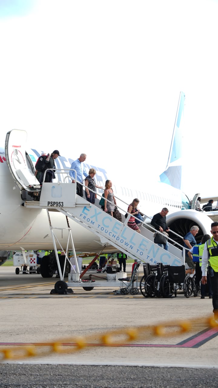 Ixtapa-Zihuatanejo recibe el primer vuelo de la temporada invernal procedente de Canadá