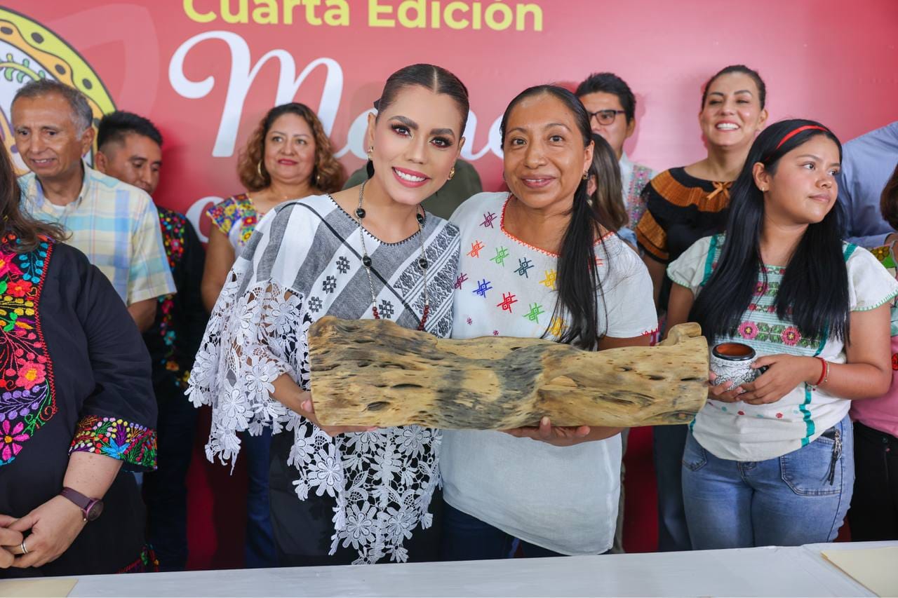 Evelyn Salgado entrega premios al talento artesanal de Guerrero del concurso “Manos Creadoras 2026”
