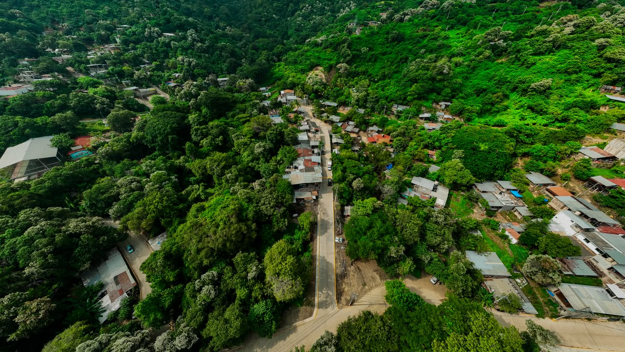 Colonia El Bocote recibe una de las mejores calles construidas por la actual administración.