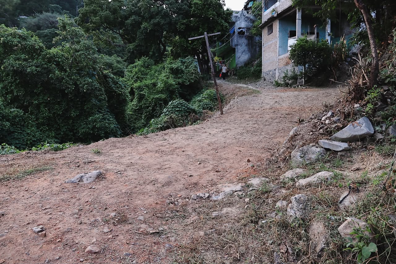 Gobierno de Zihuatanejo inicia construcción de la calle Medusa en la colonia IMA
