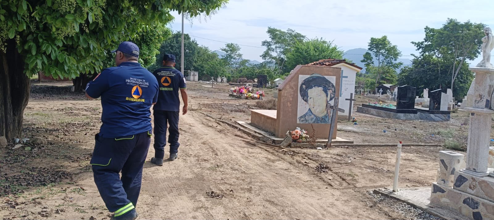 Intensifica SGIRPCGRO recorridos de supervisión en panteones previo a la celebración de Día de Muertos